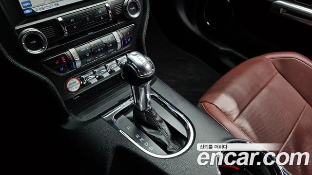 Ford Mustang купе, 2015 9