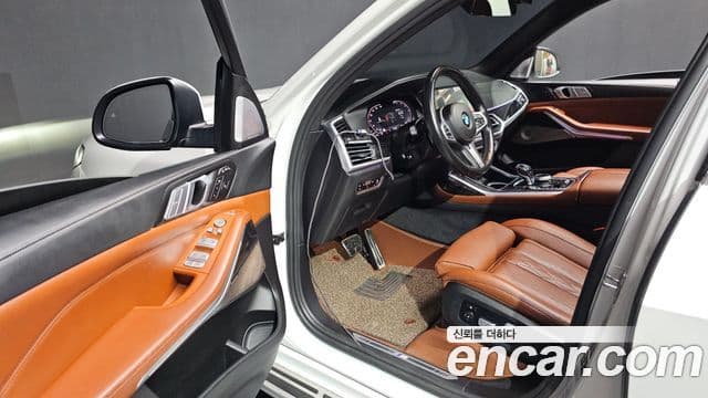 BMW X7 (G07) xDrive 40d M Sport 6인승, 2022 10