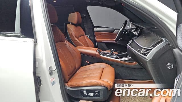 BMW X7 (G07) xDrive 40d M Sport 6인승, 2022 11