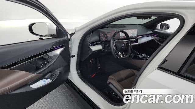 BMW 5시리즈 (G60) 523d xDrive M Sport, 2024 10