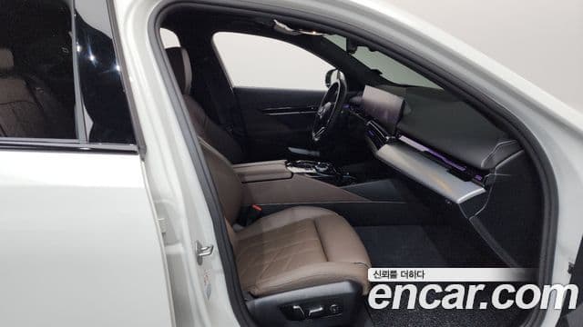 BMW 5시리즈 (G60) 523d xDrive M Sport, 2024 11