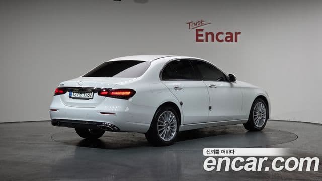 Mercedes-Benz E-класс W213 Exclusive, 2022 2