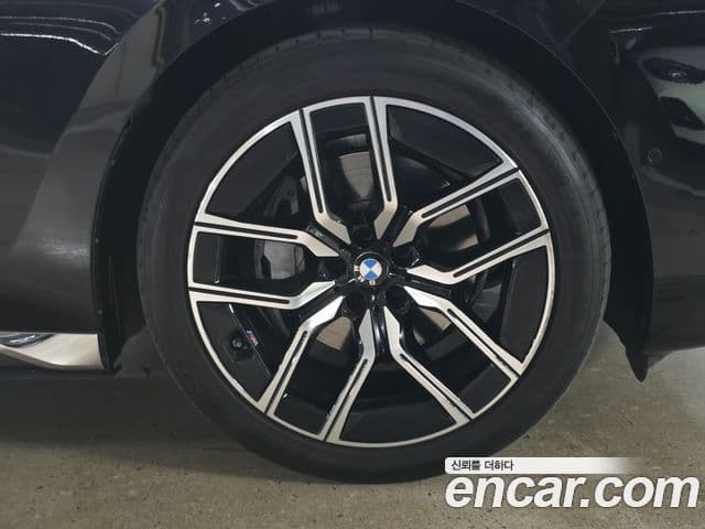 BMW 7시리즈 (G70) 740d xDrive M Sport, 2025 все фото
