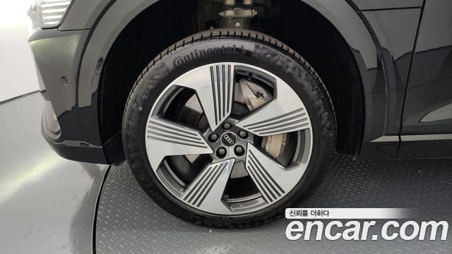 Audi e-Tron 55 Quattro Sportback, 2022 все фото