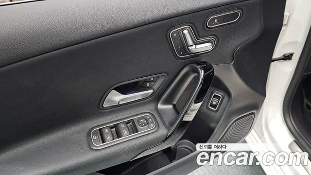 Mercedes-Benz A-класс W177 A220 седан, 2020 18