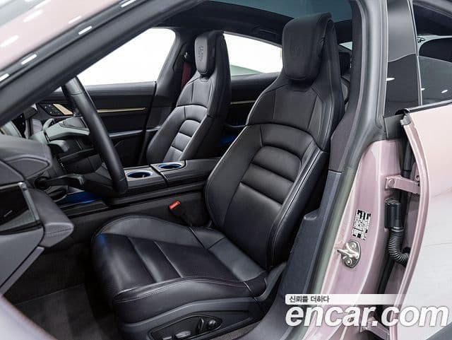 Porsche 타이칸 4S, 2024 10