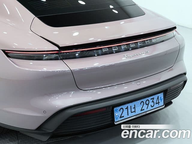 Porsche 타이칸 4S, 2024 12