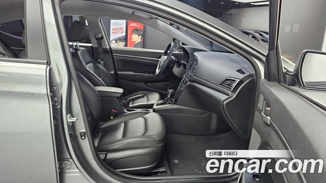 Hyundai Avante AD 1.6 GDI Value Plus, 2017 12