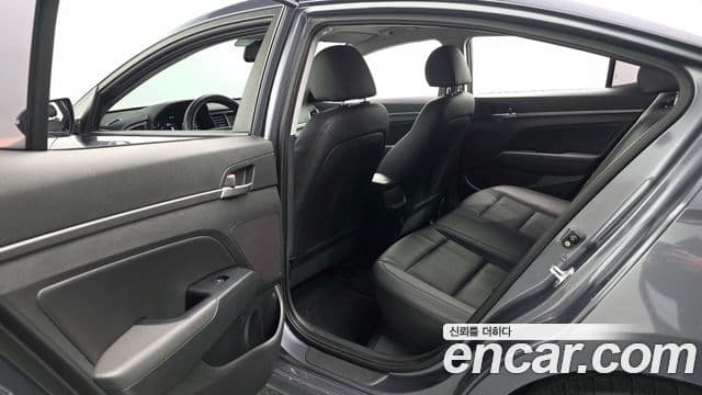 Hyundai Avante AD 1.6 GDI Value Plus, 2018 12