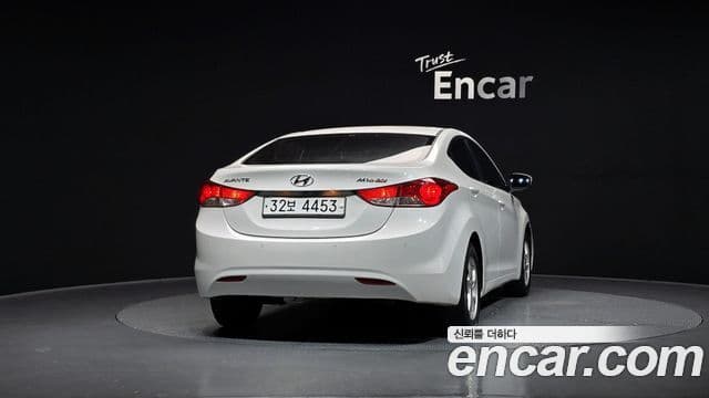 Hyundai Avante MD M16 GDI Deluxe, 2011 4