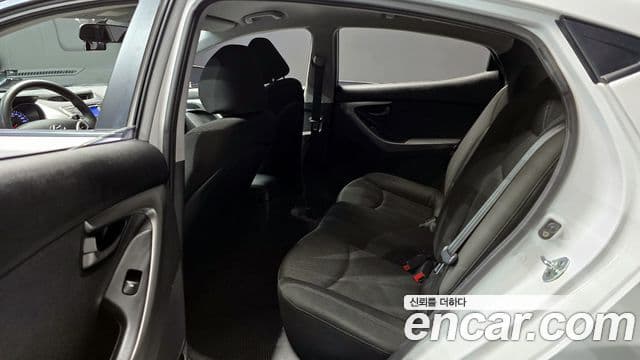 Hyundai Avante MD M16 GDI Deluxe, 2011 13