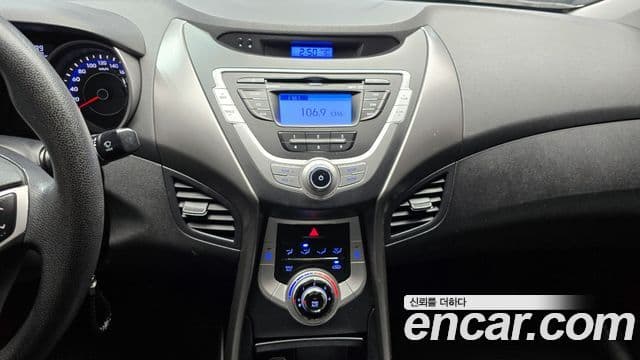 Hyundai Avante MD M16 GDI Deluxe, 2011 16