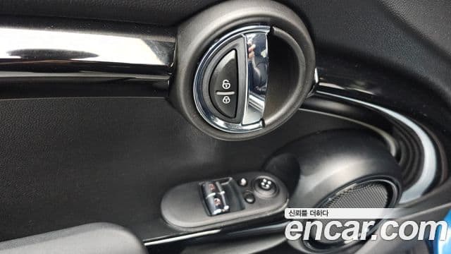 Mini Cooper 3세대, 2022 17