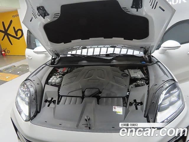 Porsche Cayenne (PO536) 3.0 купе, 2024 8
