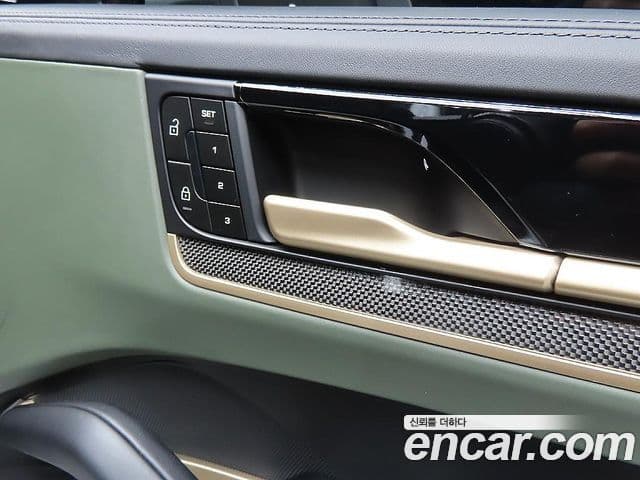 Porsche Cayenne (PO536) 3.0 купе, 2024 14