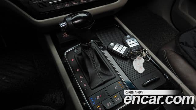 Kia All New Carnival VIP, 2016 9