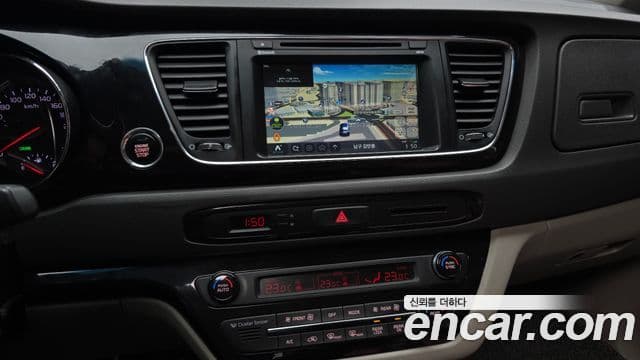 Kia All New Carnival VIP, 2016 15