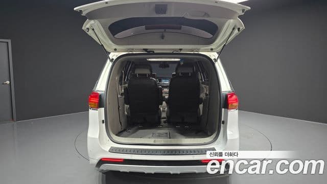 Kia All New Carnival VIP, 2016 20