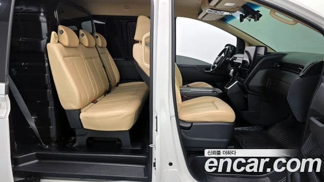 Hyundai Staria Modern, 2023 10