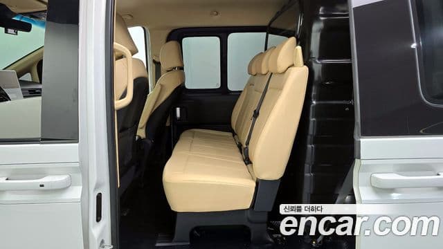 Hyundai Staria Modern, 2023 12