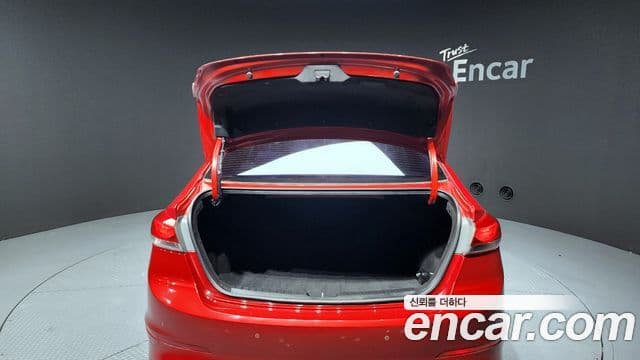 Hyundai Avante AD 1.6 GDI Value Plus, 2017 20