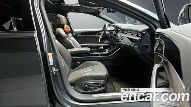 Audi A8 (D5) 55 TFSI Quattro LWB, 2021 10