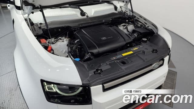 Land Rover Defender (L663) 110 P300 X-Dynamic SE, 2024 6