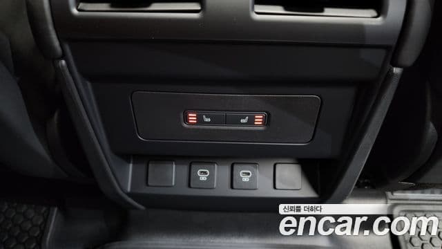 Land Rover Defender (L663) 110 P300 X-Dynamic SE, 2024 19