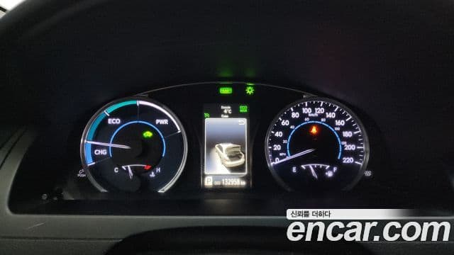 Toyota New 캠리 гибрид LE, 2016 8