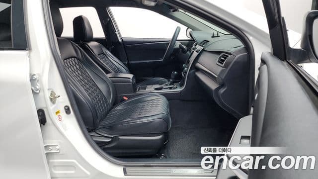 Toyota New 캠리 гибрид LE, 2016 11