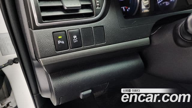 Toyota New 캠리 гибрид LE, 2016 16