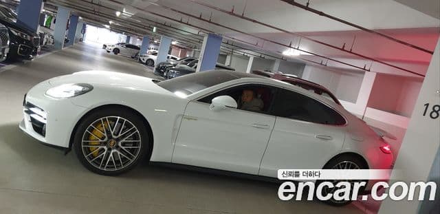 Porsche Panamera (971) 4.0 турбо S E-гибрид, 2023 4