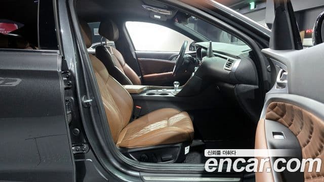 Genesis G70 Elite, 2019 10