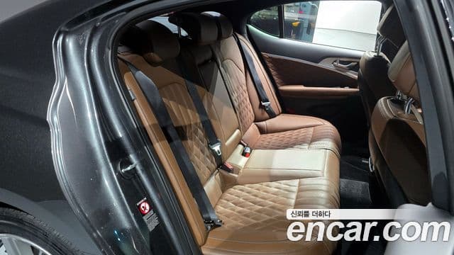 Genesis G70 Elite, 2019 12