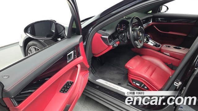 Porsche Panamera (971), 2021 11