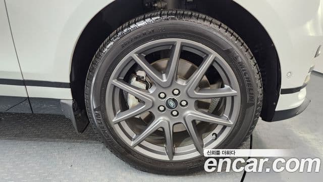 Land Rover Range Rover Velar 3.0 P400 Dynamic HSE, 2025 все фото