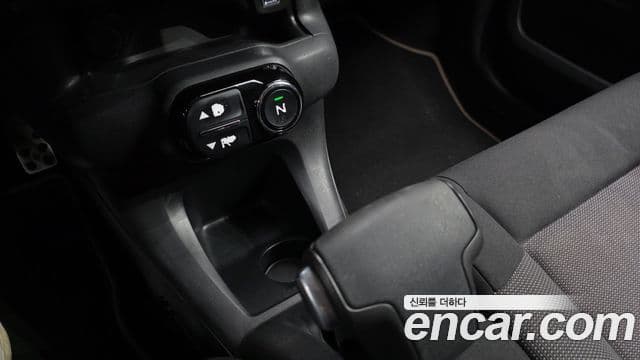 Ситроен / DS C4 Cactus 1.6 BlueHDi Feel (название комплектации), 2018 9