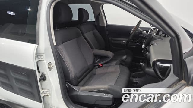 Ситроен / DS C4 Cactus 1.6 BlueHDi Feel (название комплектации), 2018 10