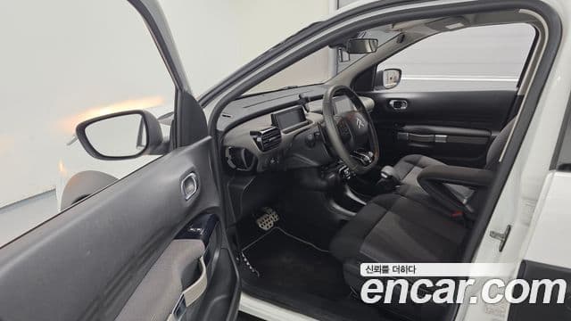 Ситроен / DS C4 Cactus 1.6 BlueHDi Feel (название комплектации), 2018 11