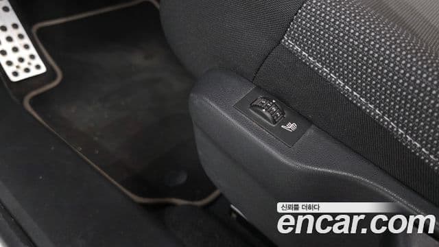 Ситроен / DS C4 Cactus 1.6 BlueHDi Feel (название комплектации), 2018 17