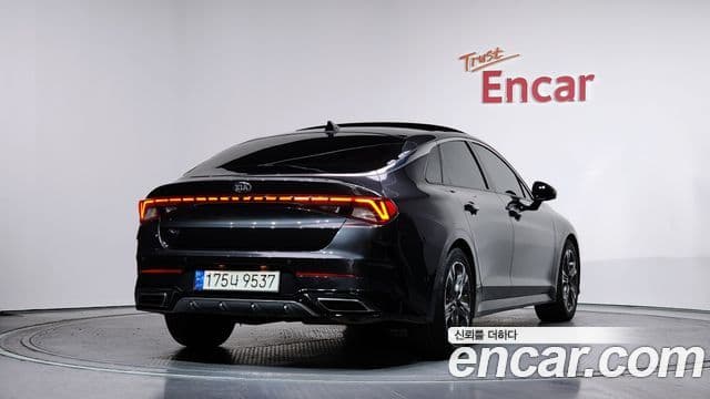 Kia K5 3세대 Signature, 2021 2