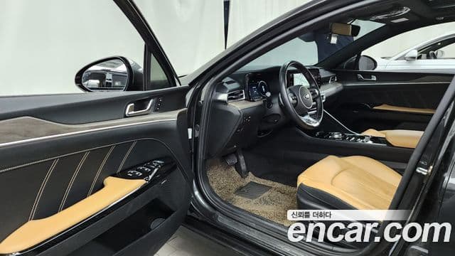 Kia K5 3세대 Signature, 2021 10