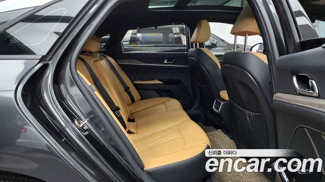 Kia K5 3세대 Signature, 2021 12