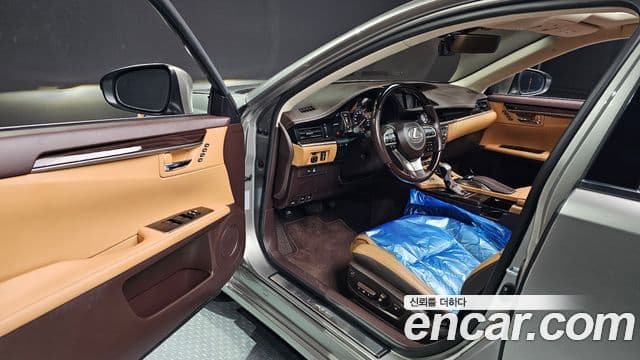 Lexus New ES300h XV60, 2017 12