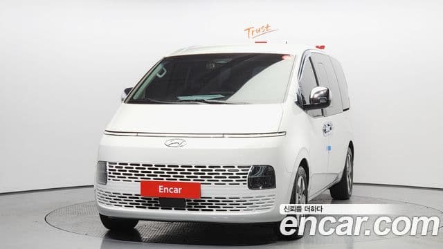 Hyundai Staria Modern, 2023 3