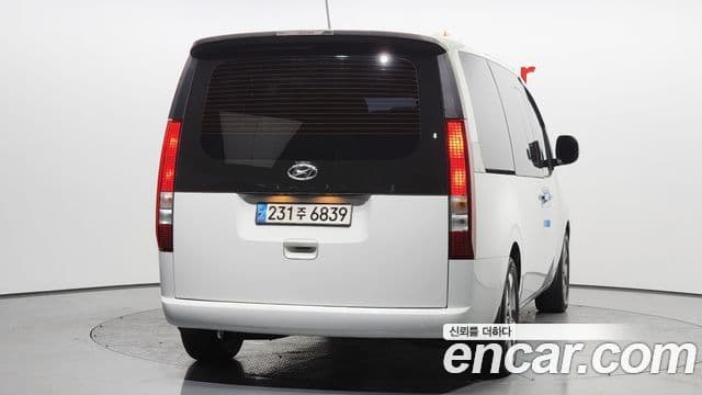 Hyundai Staria Modern, 2023 4