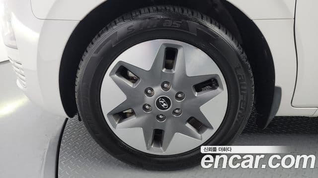 Hyundai Staria Modern, 2023 все фото