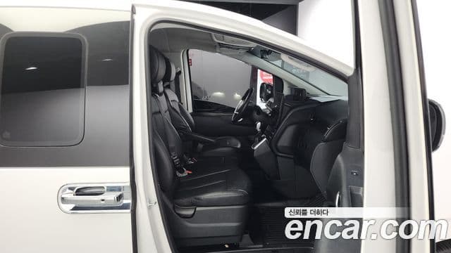 Hyundai Staria Modern, 2023 10