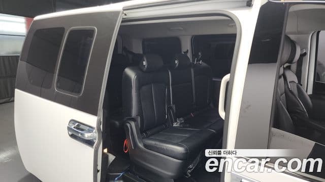 Hyundai Staria Modern, 2023 12