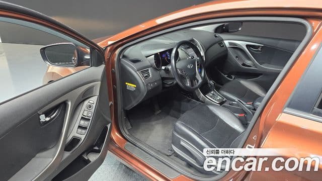 Hyundai Avante MD Modern, 2013 10